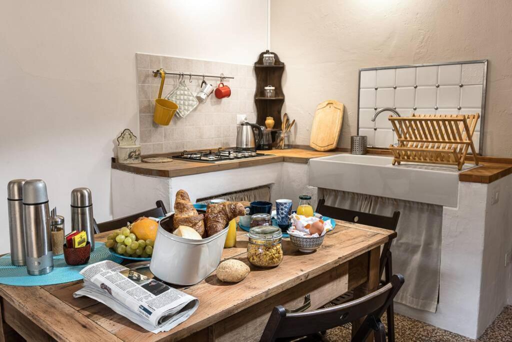 Al Vicolo Del Gallo Appartamento Varallo Exterior foto